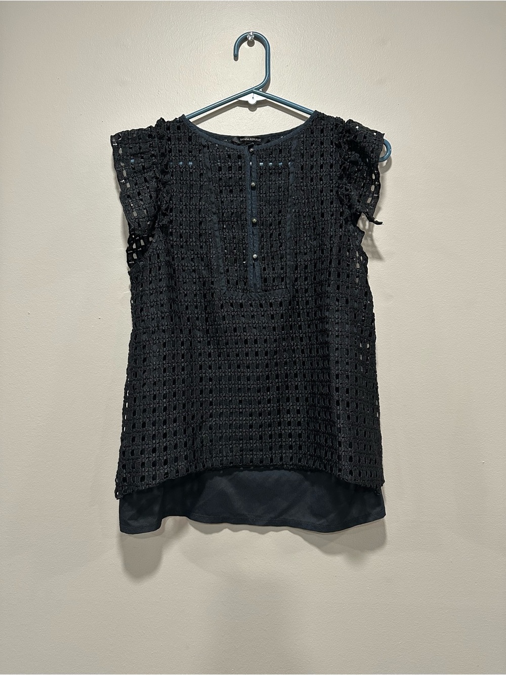 Banana Republic Black Geo Lace Flutter Sleeve Blouse - Size S